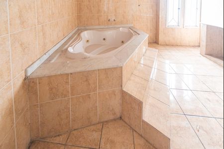 Casa à venda com 340m², 5 quartos e 7 vagasBanheiro do Quarto 5