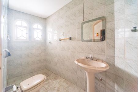 Casa à venda com 340m², 5 quartos e 7 vagasBanheiro da Sauna