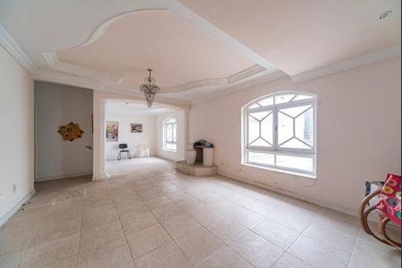Casa à venda com 340m², 5 quartos e 7 vagasSala