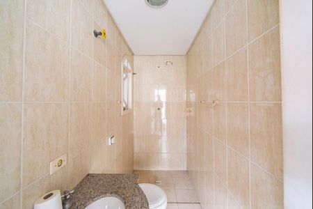 Casa à venda com 340m², 5 quartos e 7 vagasBanheiro da Sala de Jogos