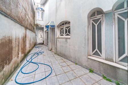 Casa à venda com 340m², 5 quartos e 7 vagasCorredor Externo 