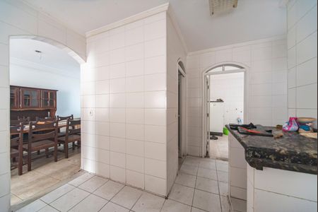 Casa à venda com 340m², 5 quartos e 7 vagasCozinha 