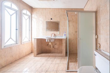 Casa à venda com 340m², 5 quartos e 7 vagasBanheiro do Quarto 5