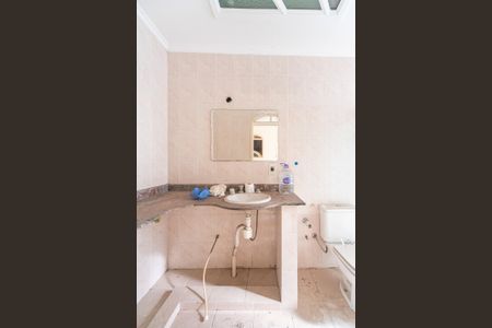 Casa à venda com 340m², 5 quartos e 7 vagasBanheiro do Quarto 3