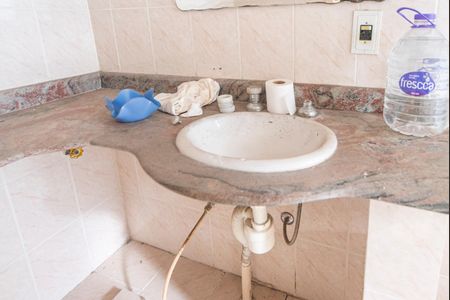 Casa à venda com 340m², 5 quartos e 7 vagasBanheiro do Quarto 3