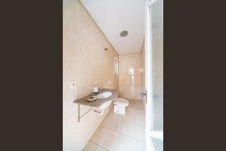 Casa à venda com 340m², 5 quartos e 7 vagasBanheiro da Sala de Jogos