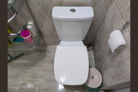 Casa à venda com 172m², 5 quartos e 1 vagaCasa 01 Banheiro da Suíte 