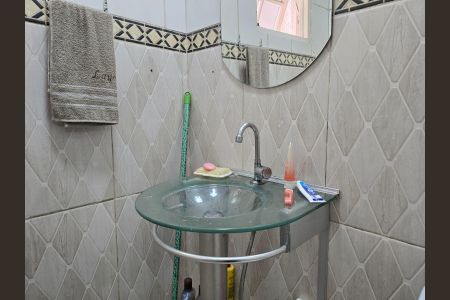 Casa à venda com 172m², 5 quartos e 1 vagaCasa 01 Banheiro da Suíte 