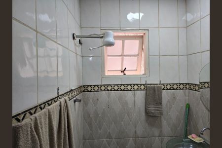 Casa à venda com 172m², 5 quartos e 1 vagaCasa 01 Banheiro da Suíte 