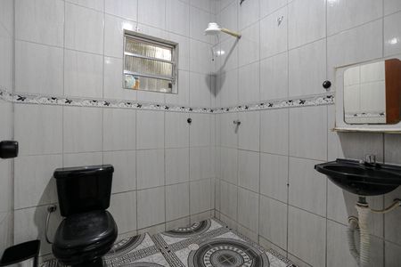 Banheiro de casa para alugar com 2 quartos, 20m² em Centro, Mogi das Cruzes