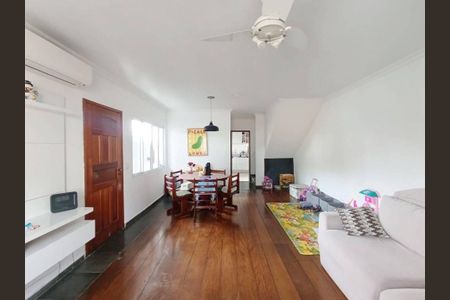 Casa à venda com 3 quartos, 142m² em Jardim Santos Dumont, São Paulo