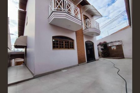 Casa à venda com 288m², 4 quartos e 2 vagas