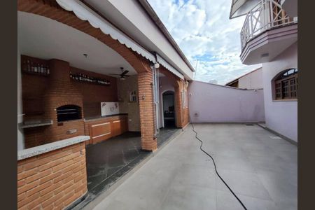 Casa à venda com 288m², 4 quartos e 2 vagas