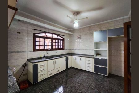 Casa à venda com 288m², 4 quartos e 2 vagas