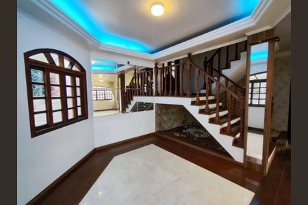 Casa à venda com 288m², 4 quartos e 2 vagas