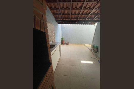 Casa à venda com 124m², 3 quartos e 2 vagas