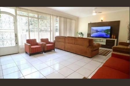 Casa à venda com 4 quartos, 200m² em Jardim Peri Peri, São Paulo