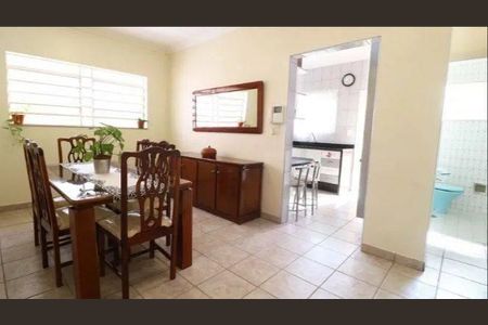 Casa à venda com 4 quartos, 200m² em Jardim Peri Peri, São Paulo