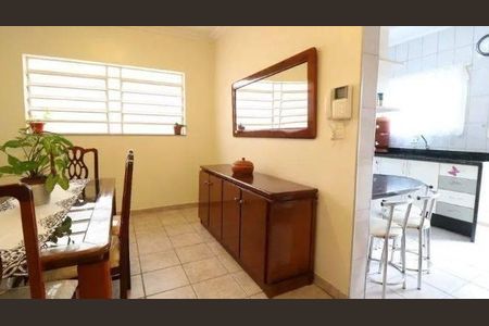 Casa à venda com 4 quartos, 200m² em Jardim Peri Peri, São Paulo