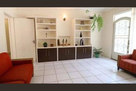 Casa à venda com 4 quartos, 200m² em Jardim Peri Peri, São Paulo