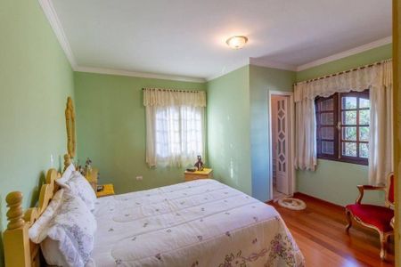 Casa à venda com 251m², 3 quartos e 1 vaga