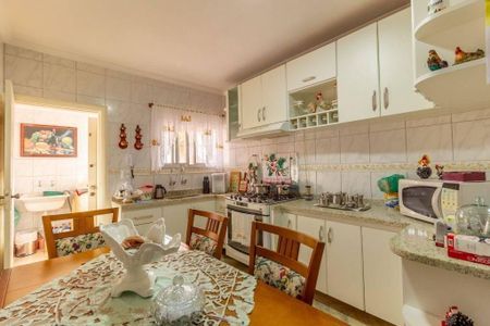 Casa à venda com 251m², 3 quartos e 1 vaga