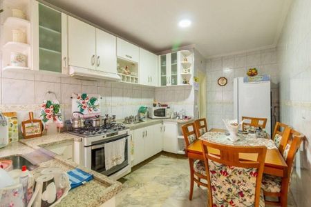 Casa à venda com 251m², 3 quartos e 1 vaga