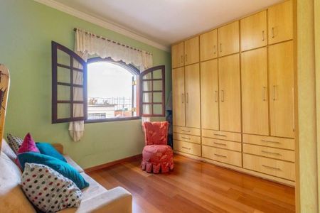 Casa à venda com 251m², 3 quartos e 1 vaga