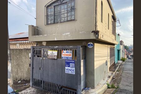 Casa à venda com 158m², 3 quartos e 2 vagasFachada