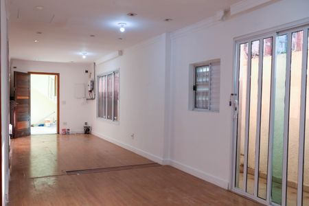 Casa à venda com 158m², 3 quartos e 2 vagasSala