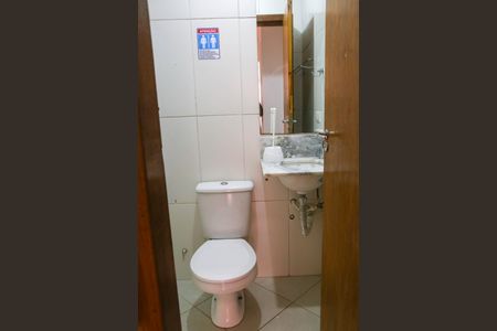 Casa à venda com 158m², 3 quartos e 2 vagasBanheiro social