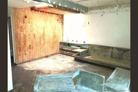 Casa à venda com 3 quartos, 237m² em Jardim Peri Peri, São Paulo