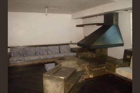 Casa à venda com 3 quartos, 237m² em Jardim Peri Peri, São Paulo