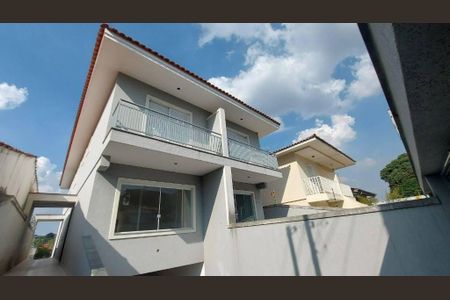 Casa à venda com 220m², 3 quartos e 6 vagas