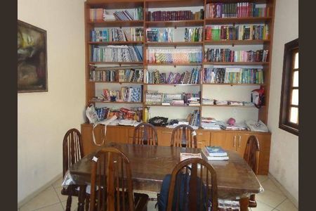 Casa à venda com 4 quartos, 405m² em Cidade São Francisco, São Paulo