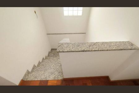 Casa à venda com 4 quartos, 180m² em Vila Sonia, São Paulo