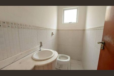 Casa à venda com 180m², 4 quartos e 4 vagas