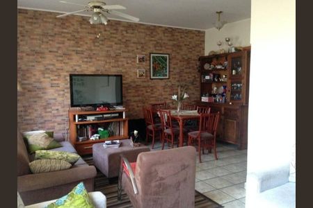 Casa à venda com 126m², 3 quartos e 2 vagas