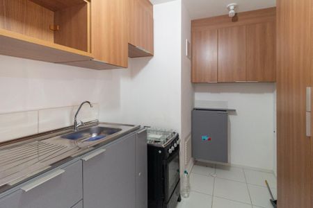 Apartamento para alugar com 35m², 2 quartos e 1 vaga Apartamento para alugar com 35m², 2 quartos e 1 vagaCozinha e área de serviço