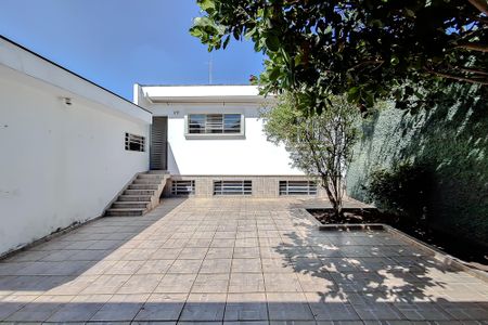 Casa à venda com 333m², 3 quartos e 5 vagasBanheiro de serviço