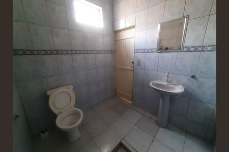 Casa à venda com 220m², 6 quartos e 2 vagas Casa à venda com 220m², 6 quartos e 2 vagasBanheiro