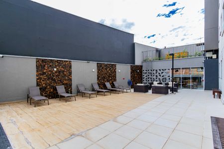 Apartamento à venda com 34m², 1 quarto e sem vaga Apartamento à venda com 34m², 1 quarto e sem vagaÁrea comum - Piscina