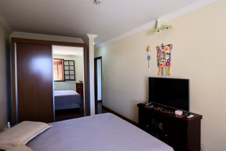 Casa à venda com 300m², 4 quartos e 4 vagasSuíte