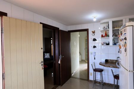 Casa à venda com 300m², 4 quartos e 4 vagasCozinha
