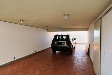Casa à venda com 300m², 4 quartos e 4 vagasGaragem