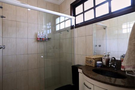 Casa à venda com 300m², 4 quartos e 4 vagasBanheiro da Suíte