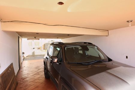 Casa à venda com 300m², 4 quartos e 4 vagasGaragem