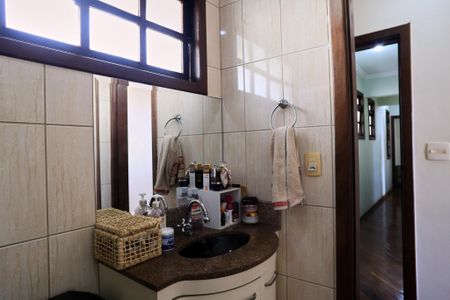 Casa à venda com 300m², 4 quartos e 4 vagasBanheiro da Suíte