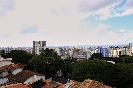 Casa à venda com 300m², 4 quartos e 4 vagasVista