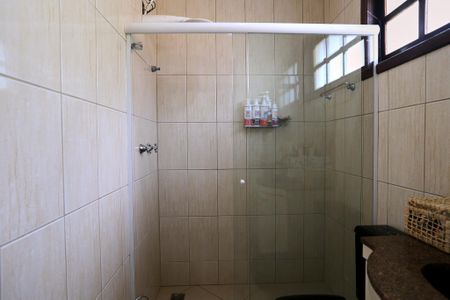 Casa à venda com 300m², 4 quartos e 4 vagasBanheiro da Suíte
